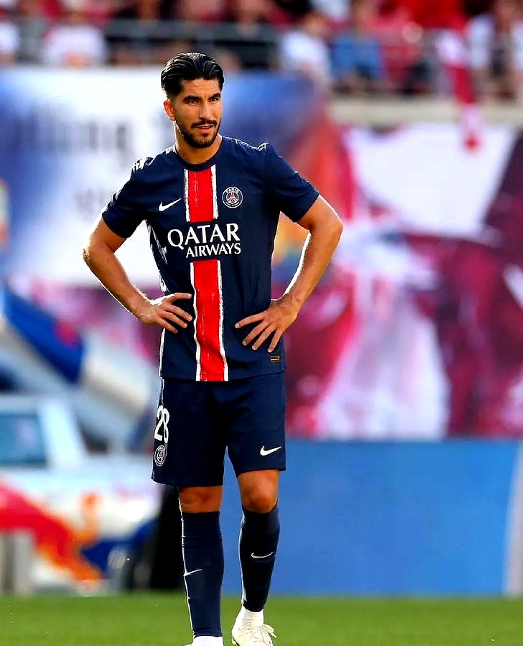 关于转会期阿贾克斯备战欧超杯；止住颓势细节曝光；质疑声仍在；轮换策略成焦点的信息