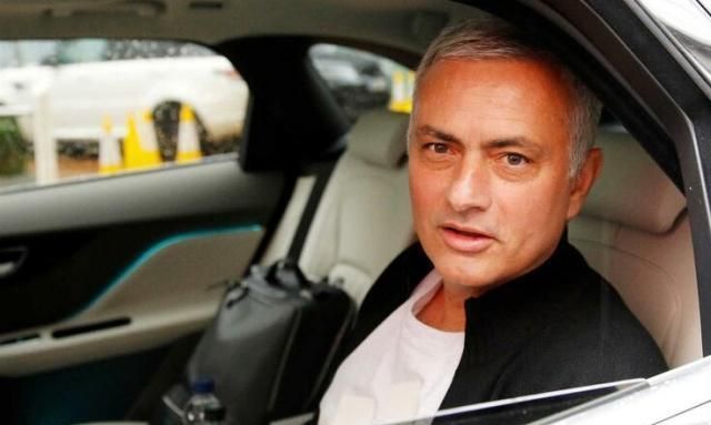 关于今夜体能课后，里昂更衣室发声备战葡超，更衣室稳定，心理建设被强调的信息